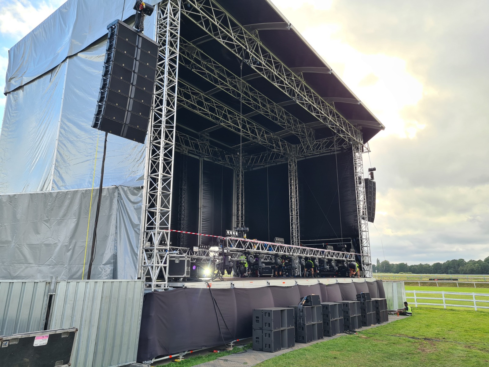 super roof customised stage structures
